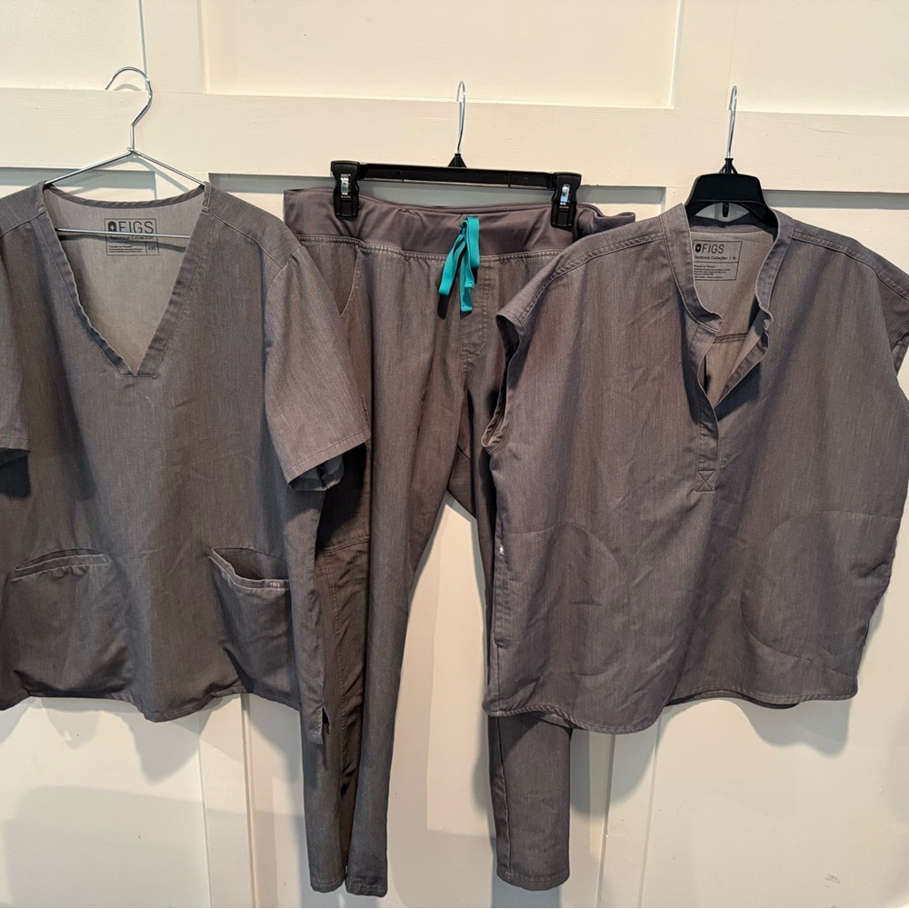 Figs Graphite Scrub Ensemble - image 1